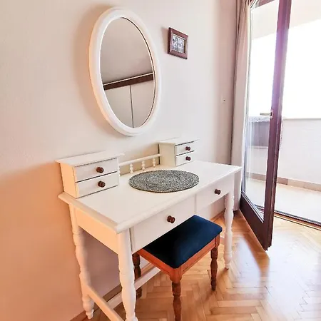 Apartmani Denis Vela Podgora Exterior foto