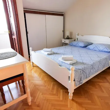 Apartmani Denis Vela Podgora Exterior foto