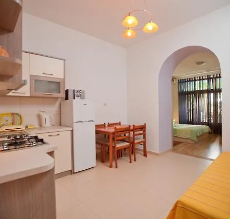 Apartmani Denis Vela Podgora Exterior foto