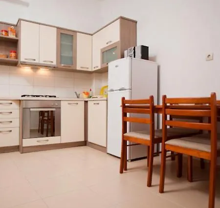 Apartmani Denis Vela Podgora Exterior foto