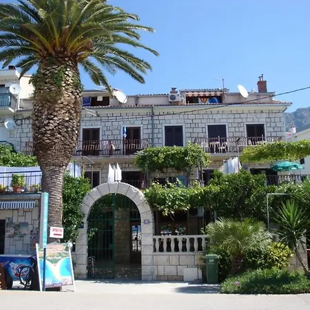 Apartmani Denis Vela Podgora Exterior foto